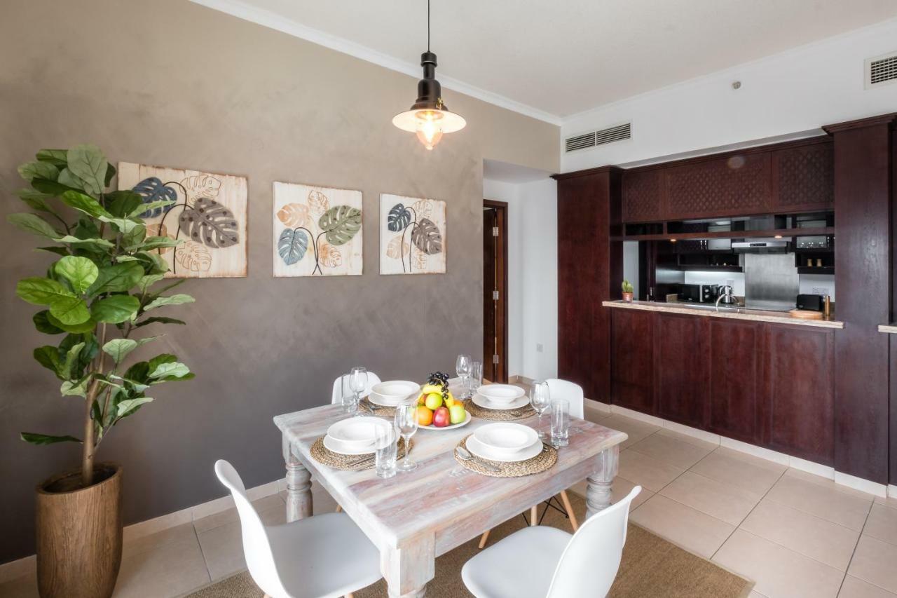 Maison Privee - Exclusive Apt With Burj Khalifa Next Door Dubai Exteriör bild
