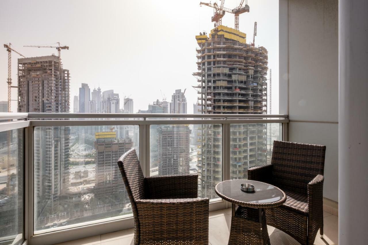 Maison Privee - Exclusive Apt With Burj Khalifa Next Door Dubai Exteriör bild